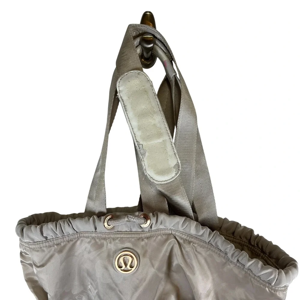 Lululemon Floral Drawstring Gym Tote Bag Taupe Champagne Rose Gold Logo *FLAWED*